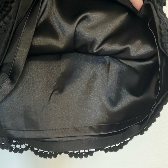 WHBM SL Tiered Lace Shift Dress - Picture 6 of 9